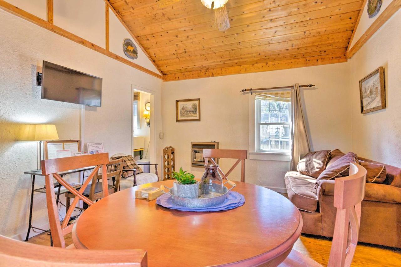 The Rock Cottage In Hot Springs Screened Porch! Exterior photo