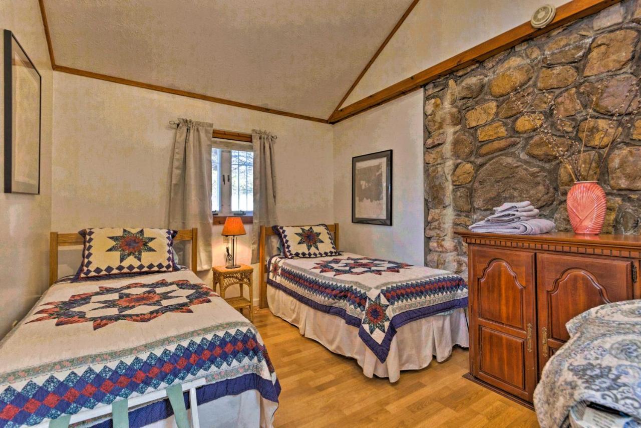 The Rock Cottage In Hot Springs Screened Porch! Exterior photo
